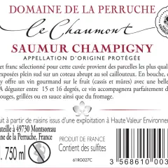 Bouteille de Saumur Champigny du **domaine de la perruche**, avec mention "Haute Valeur Environnementale".