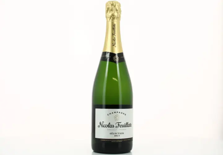 Bouteille de champagne Nicolas Feuillatte, Sélection Brut. Un avis sur ce champagne ? Il est prêt à être dégusté.