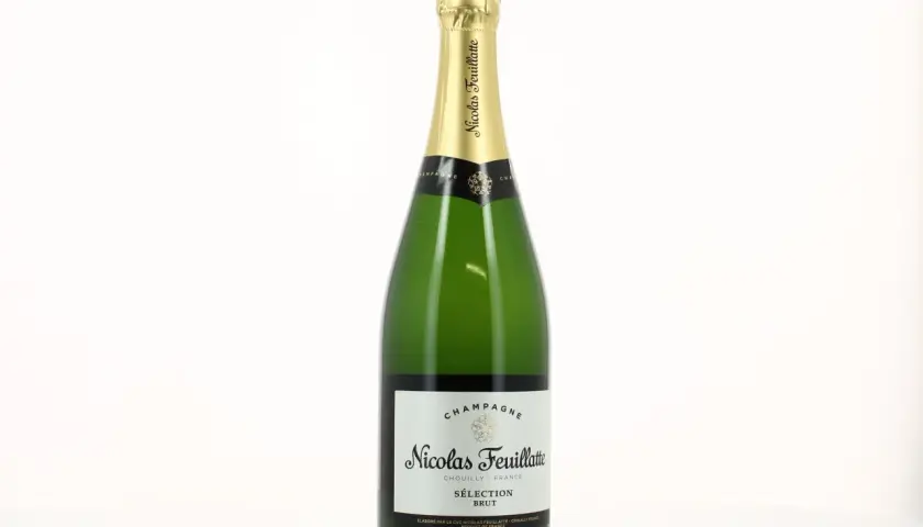 Bouteille de champagne Nicolas Feuillatte, Sélection Brut. Un avis sur ce champagne ? Il est prêt à être dégusté.