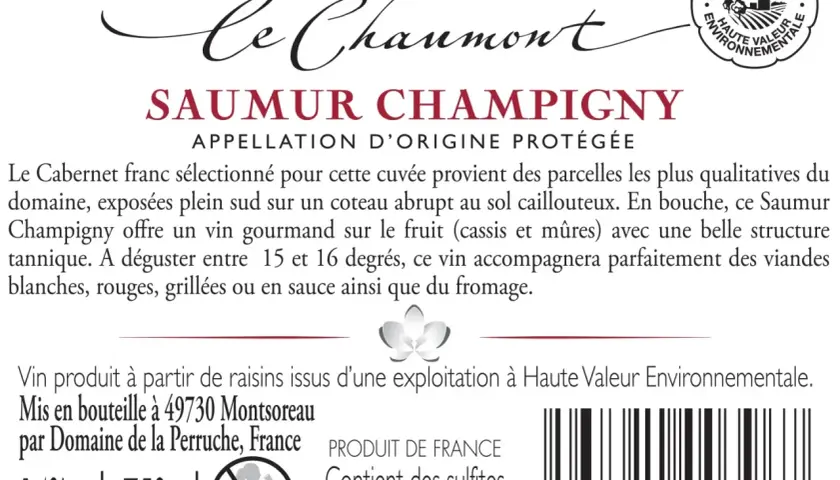 Bouteille de Saumur Champigny du **domaine de la perruche**, avec mention "Haute Valeur Environnementale".