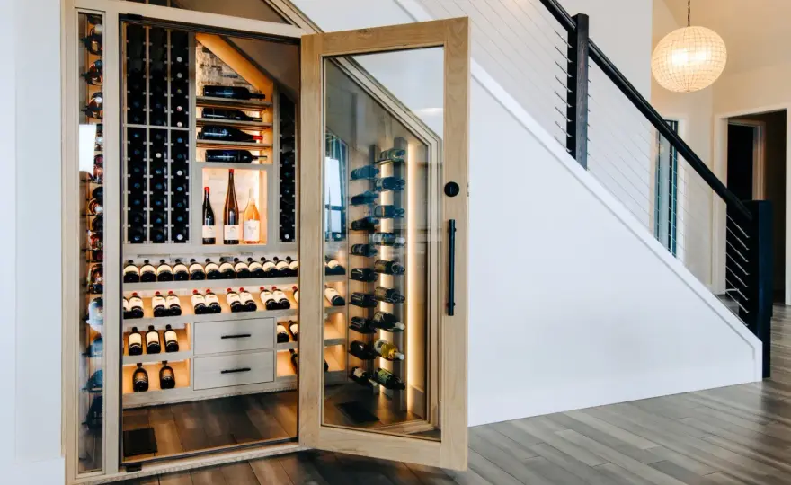 Cave à vin sous escalier - Le guide complet pour un aménagement réussi