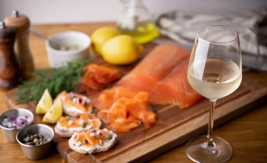 Quel vin avec le saumon - Le guide ultime pour un accord parfait